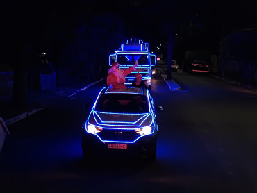 Foto 30: Natal de Luz da G10 Concreto leva carreata natalina às ruas de Quatá