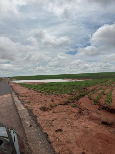 Foto 8: Fortes chuvas causam estragos na Zona Rural de Quatá