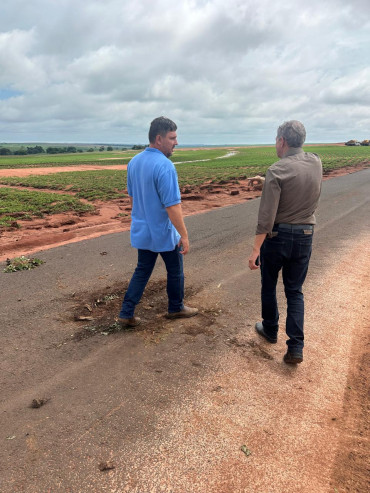 Foto 16: Fortes chuvas causam estragos na Zona Rural de Quatá