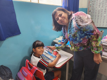 Foto 74: Volta às Aulas em Quatá: Alunos recebem Kit Escolar e Mimo especial