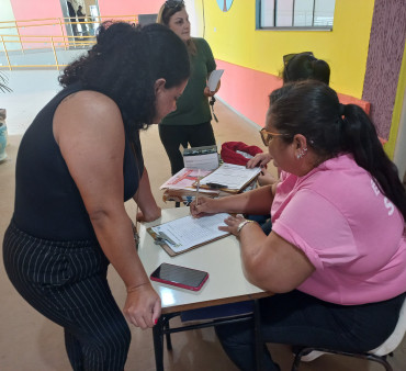 Foto 37: Funcionários de Escolas e Creches recebem ações de prevenção do Outubro Rosa