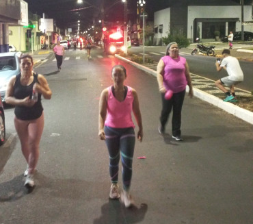 Foto 12: Caminhada e Passeio Ciclístico em prol do Outubro Rosa