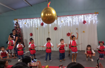 Foto 112: Apresentações de encerramento de final de ano das Creches