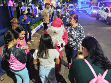 Foto 44: Natal de Luz da G10 Concreto leva carreata natalina às ruas de Quatá