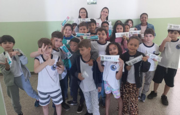 Foto 40: Saúde Bucal vai até as Escolas Municipais e particulares de Quatá