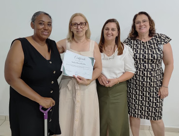 Foto 22: Entrega de certificados marca encerramento de cursos profissionalizantes em Quatá