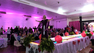 Foto 8: Candidata de Quatá vence Concurso Miss Terceira Idade Regional 2025