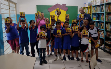 Foto 14: Escritor Vicentônio Silva visita Escolas de Quatá