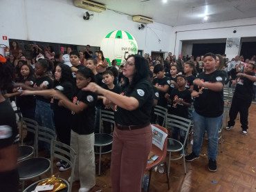 Foto 238: Alunos dos 5º anos de Escolas Municipais recebem certificado do Proerd