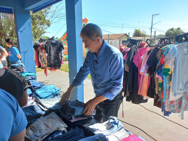 Foto 66: Fundo Social de Solidariedade e Secretaria de Promoção Social realizam Varal Solidário especial de Natal