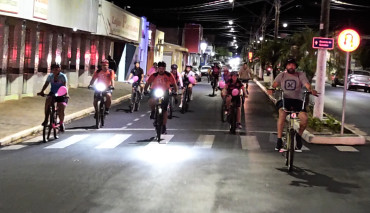Foto 46: Caminhada e Passeio Ciclístico em prol do Outubro Rosa