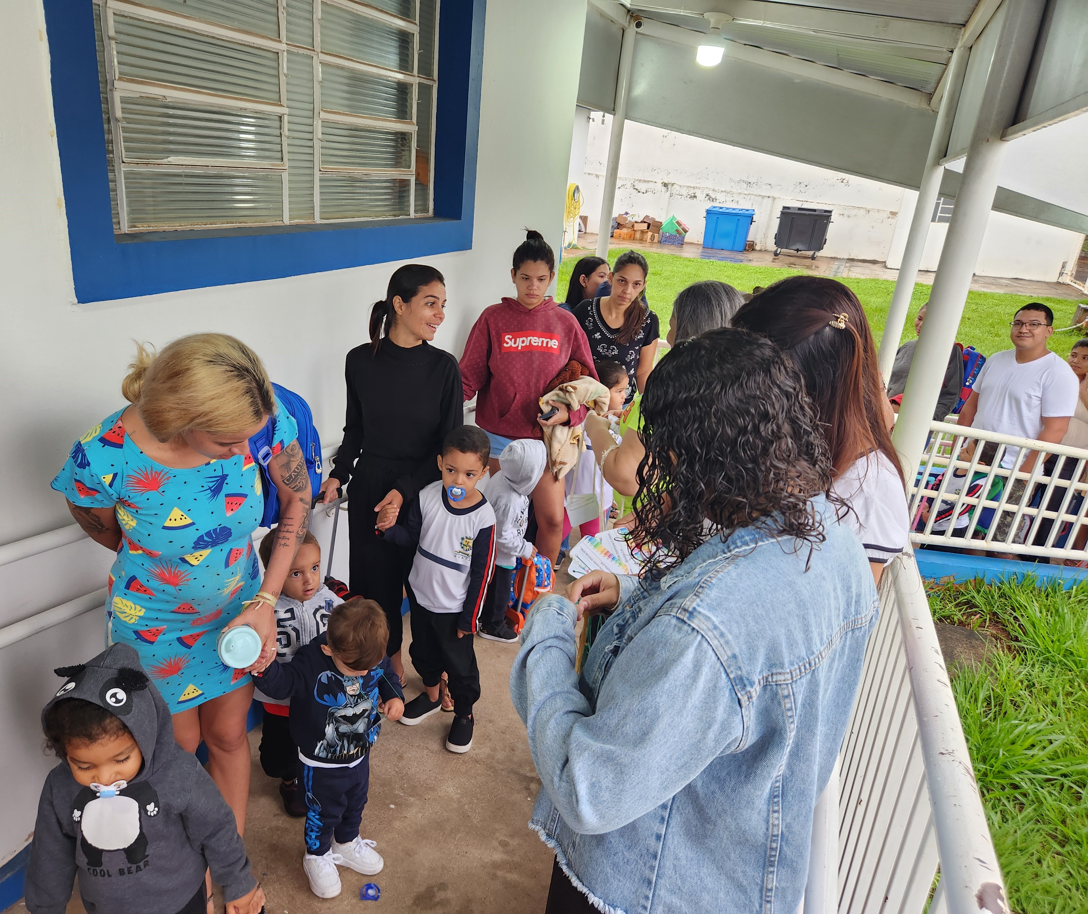 Foto 4: Volta às Aulas em Quatá: Alunos recebem Kit Escolar e Mimo especial