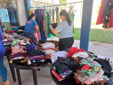 Foto 55: Fundo Social de Solidariedade e Secretaria de Promoção Social realizam Varal Solidário especial de Natal