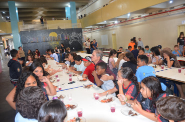 Foto 217: Churrasco marca as comemorações alusivas ao Dia das Crianças