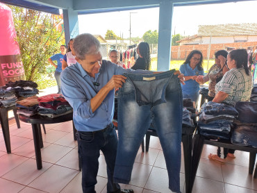 Foto 64: Fundo Social de Solidariedade e Secretaria de Promoção Social realizam Varal Solidário especial de Natal