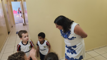 Foto 112: Volta às Aulas em Quatá: Alunos recebem Kit Escolar e Mimo especial