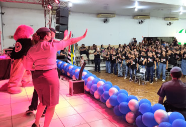 Foto 241: Alunos dos 5º anos de Escolas Municipais recebem certificado do Proerd