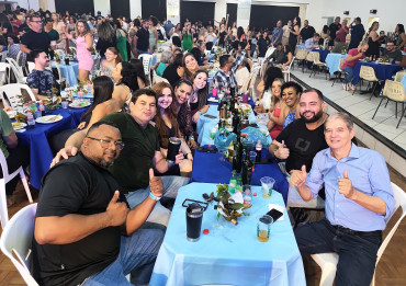 Foto 215: Funcionários Municipais de Quatá são homenageados com festa