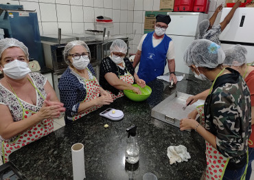 Foto 20: Curso de sobremesas natalinas é realizado pela primeira vez em Quatá
