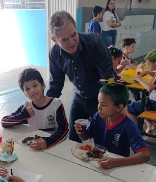 Foto 22: Churrasco marca as comemorações alusivas ao Dia das Crianças