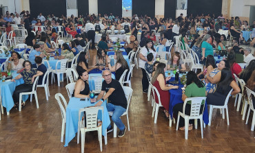 Foto 19: Funcionários Municipais de Quatá são homenageados com festa