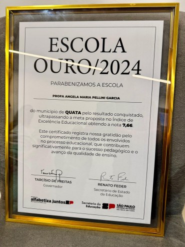 Foto 2: Escola Gi recebe Prêmio 