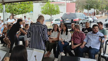 Foto 1: Primeira-dama do Estado de SP, Cristiane Freitas, visita Quatá