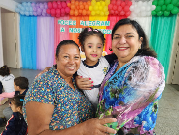 Foto 25: Volta às Aulas em Quatá: Alunos recebem Kit Escolar e Mimo especial