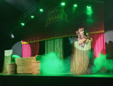 Foto 106: Quatá recebe Palco Móvel Emcena Brasil Edição Certame