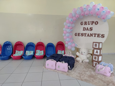 Foto 1: Entrega de enxoval para gestantes e encerramento do ciclo de 2025