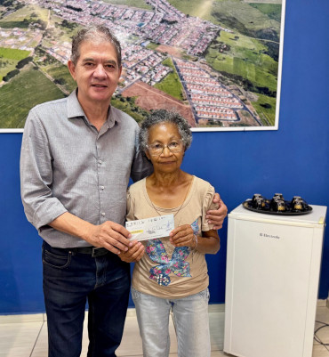 Foto 8: Prefeitura de Quatá entrega prêmios para os sorteados do IPTU 2025