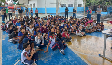 Foto 35: Alunos e usuários recebem orientações sobre prevenção e controle do diabetes 