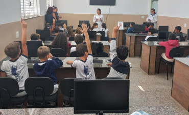 Foto 53: Saúde Bucal vai até as Escolas Municipais e particulares de Quatá