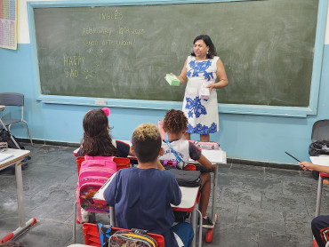 Foto 207: Volta às Aulas em Quatá: Alunos recebem Kit Escolar e Mimo especial