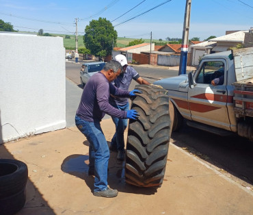 Foto 59: Prefeitura de Quatá realiza mais um arrastão contra a Dengue e Escorpião
