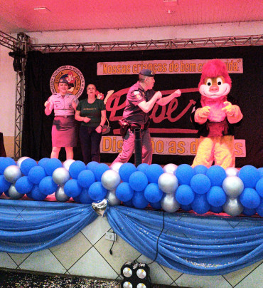 Foto 231: Alunos dos 5º anos de Escolas Municipais recebem certificado do Proerd