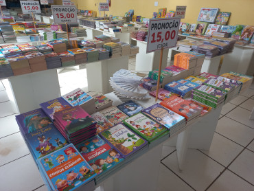 Foto 30: Prestigie a FEIRA DO LIVRO