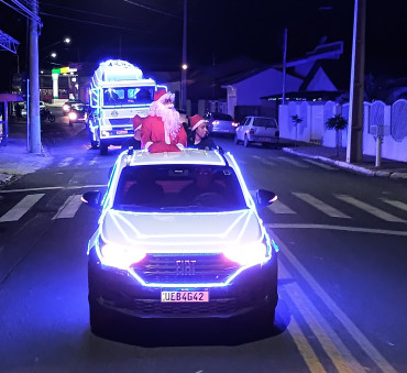 Foto 31: Natal de Luz da G10 Concreto leva carreata natalina às ruas de Quatá