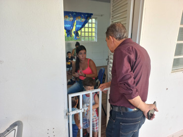 Foto 134: Volta às Aulas em Quatá: Alunos recebem Kit Escolar e Mimo especial