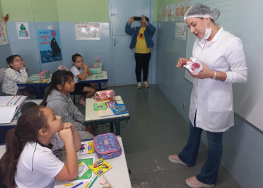 Foto 33: Saúde Bucal vai até as Escolas Municipais e particulares de Quatá