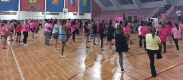 Foto 43: Aulão de Zumba e Ritmos: em especial ao Outubro Rosa!