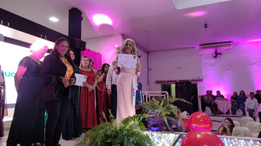 Foto 148: Candidata de Quatá vence Concurso Miss Terceira Idade Regional 2025