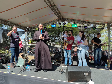 Foto 126: 3º Encontro de Carros Antigos e Motociclistas reúne centenas de expositores em Quatá