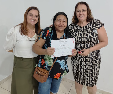 Foto 6: Entrega de certificados marca encerramento de cursos profissionalizantes em Quatá