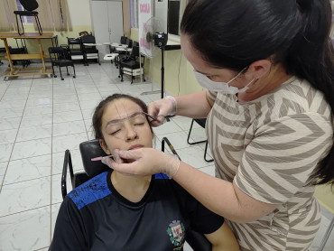 Foto 11: Curso de Design de Sobrancelha 