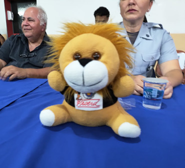 Foto 58: Alunos dos 5º anos de Escolas Municipais recebem certificado do Proerd