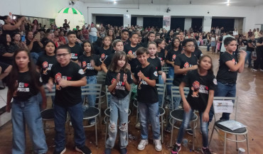 Foto 234: Alunos dos 5º anos de Escolas Municipais recebem certificado do Proerd