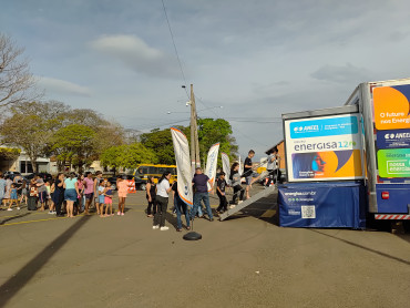 Foto 161: Quatá recebe Palco Móvel Emcena Brasil Edição Certame