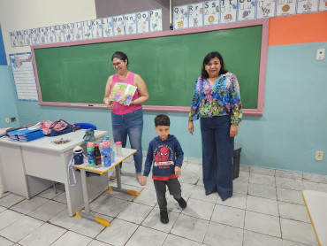 Foto 50: Volta às Aulas em Quatá: Alunos recebem Kit Escolar e Mimo especial
