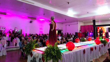 Foto 84: Candidata de Quatá vence Concurso Miss Terceira Idade Regional 2025